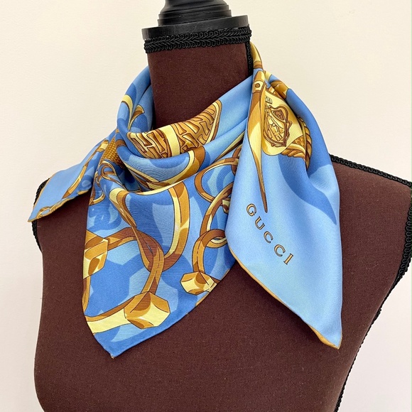 New Gucci Logo Chains Blue Gold Twill Silk Scarf with Gift Gucci Box - Picture 8 of 12